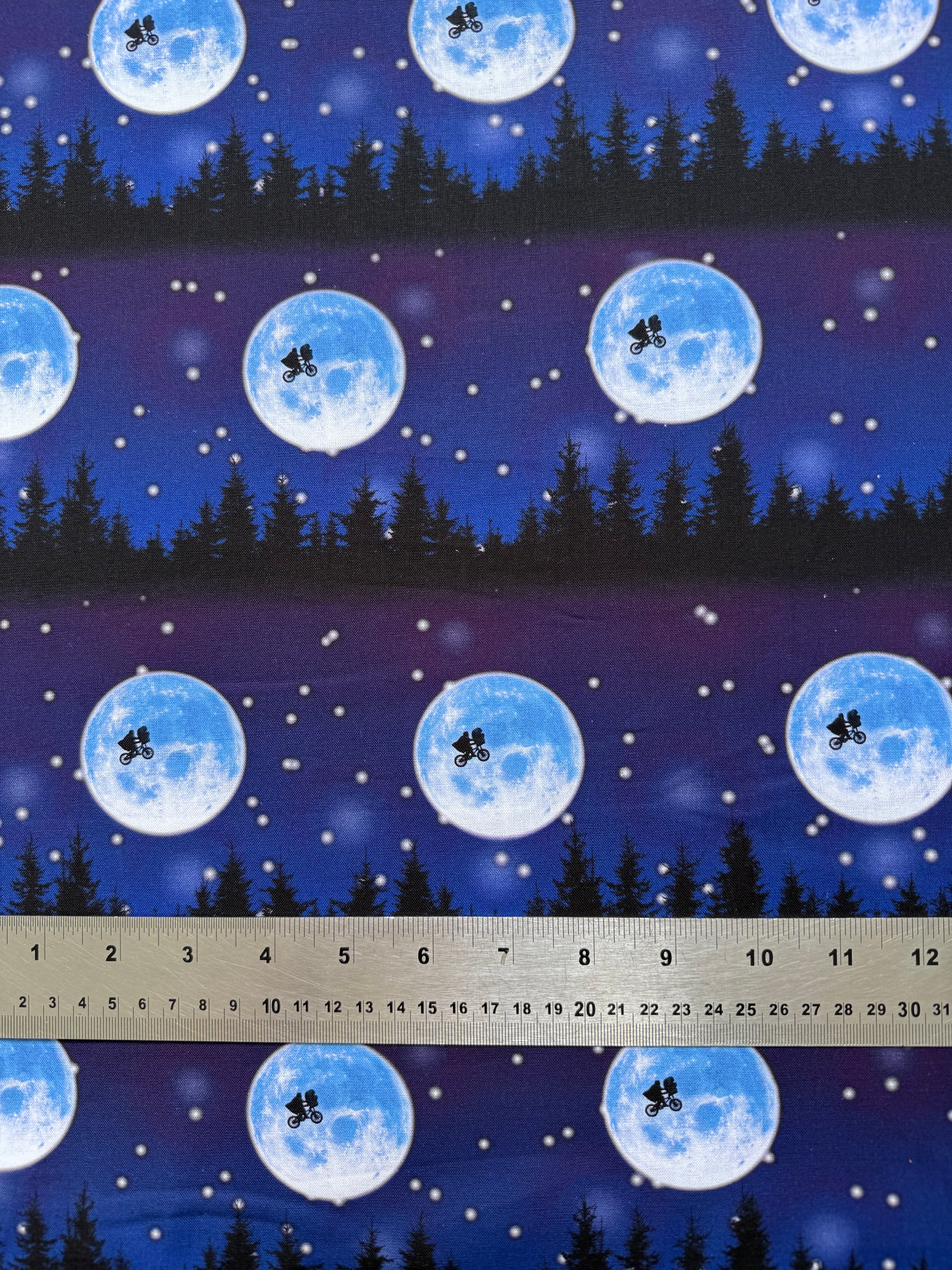 ET Alien Cotton Fabric - Half Yard (18” x 55”)